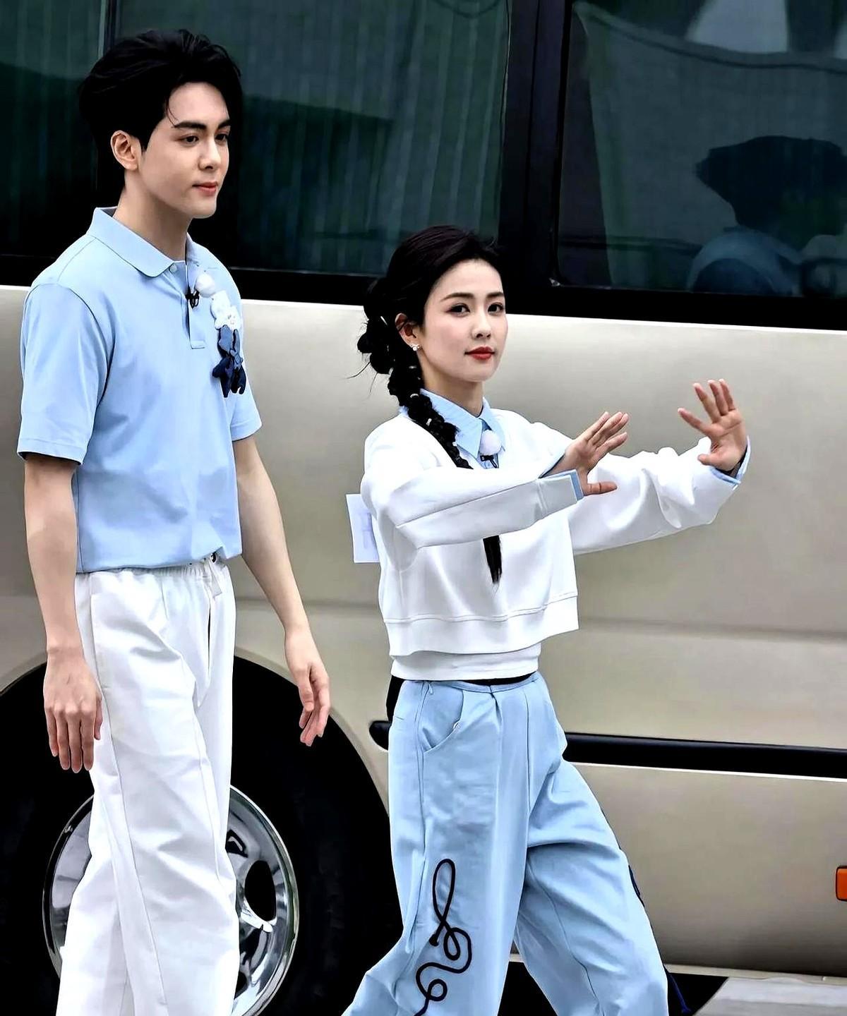 家人们，谁懂啊！曾舜晞和白鹿在《奔跑吧》路透里，把“她在闹他在笑”具象化了。