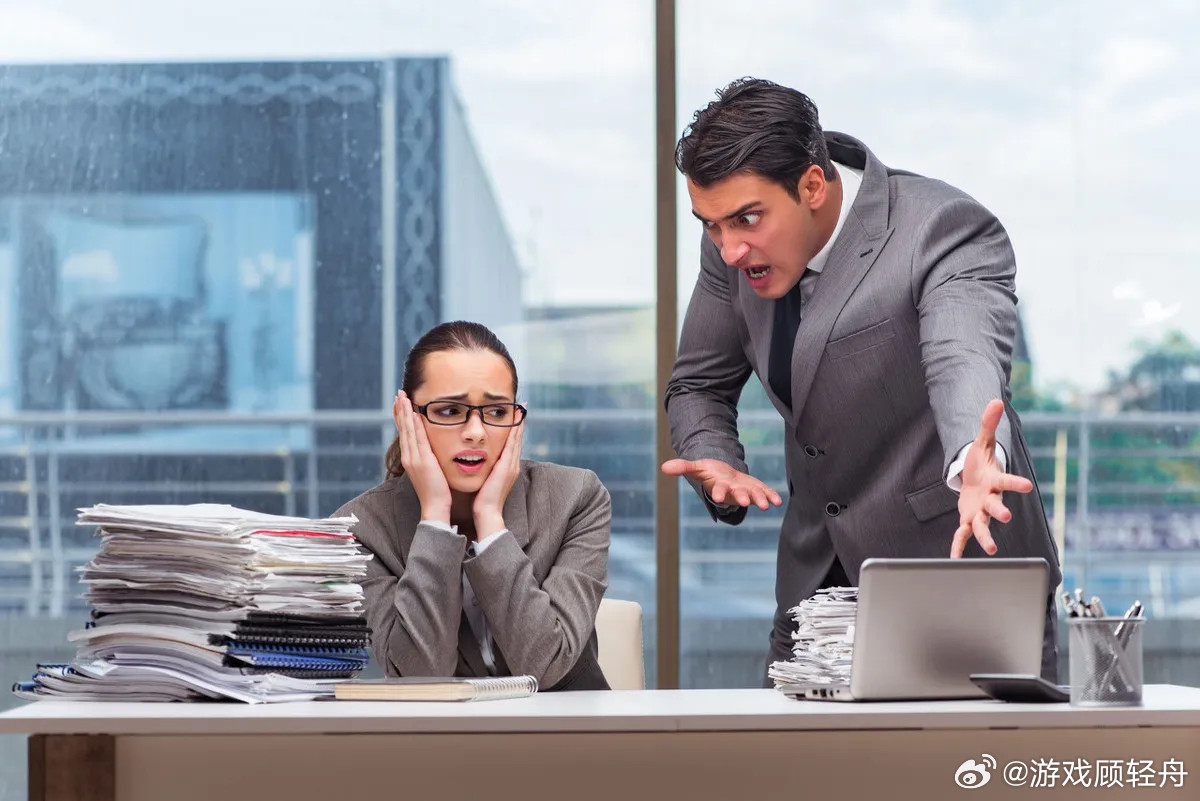 提离职被知道要裁员的领导硬留下提了离职才发现公司要裁员，领导当场硬拦：你别走，走