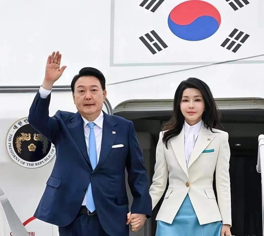 反转了，尹锡悦被叛无罪。9月11日，韩国首尔中央地方法院对前总统尹锡悦“使犯罪