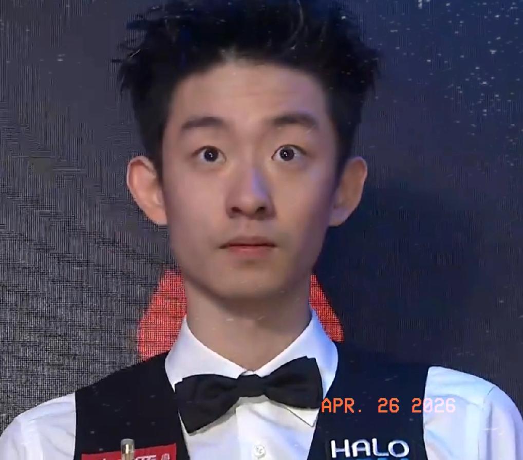 太激烈了！吴宜泽与塞尔比第一阶段下半场展开了精彩绝伦的对攻战：中场休息归来，先