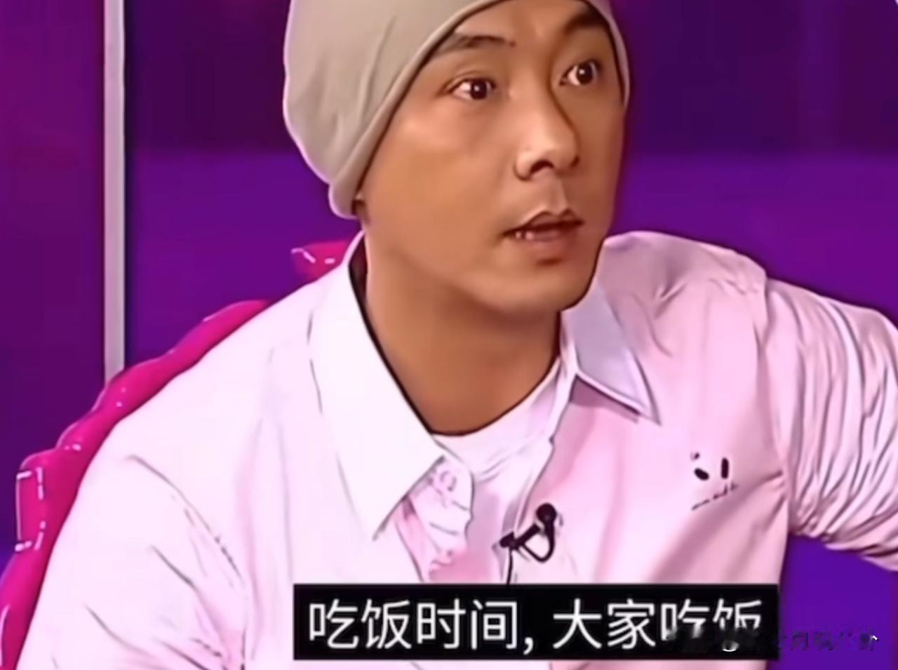 张卫健说：“有一次我在横店拍戏，到了饭点大家都在吃饭，这时一个韩国的摄制队来看场