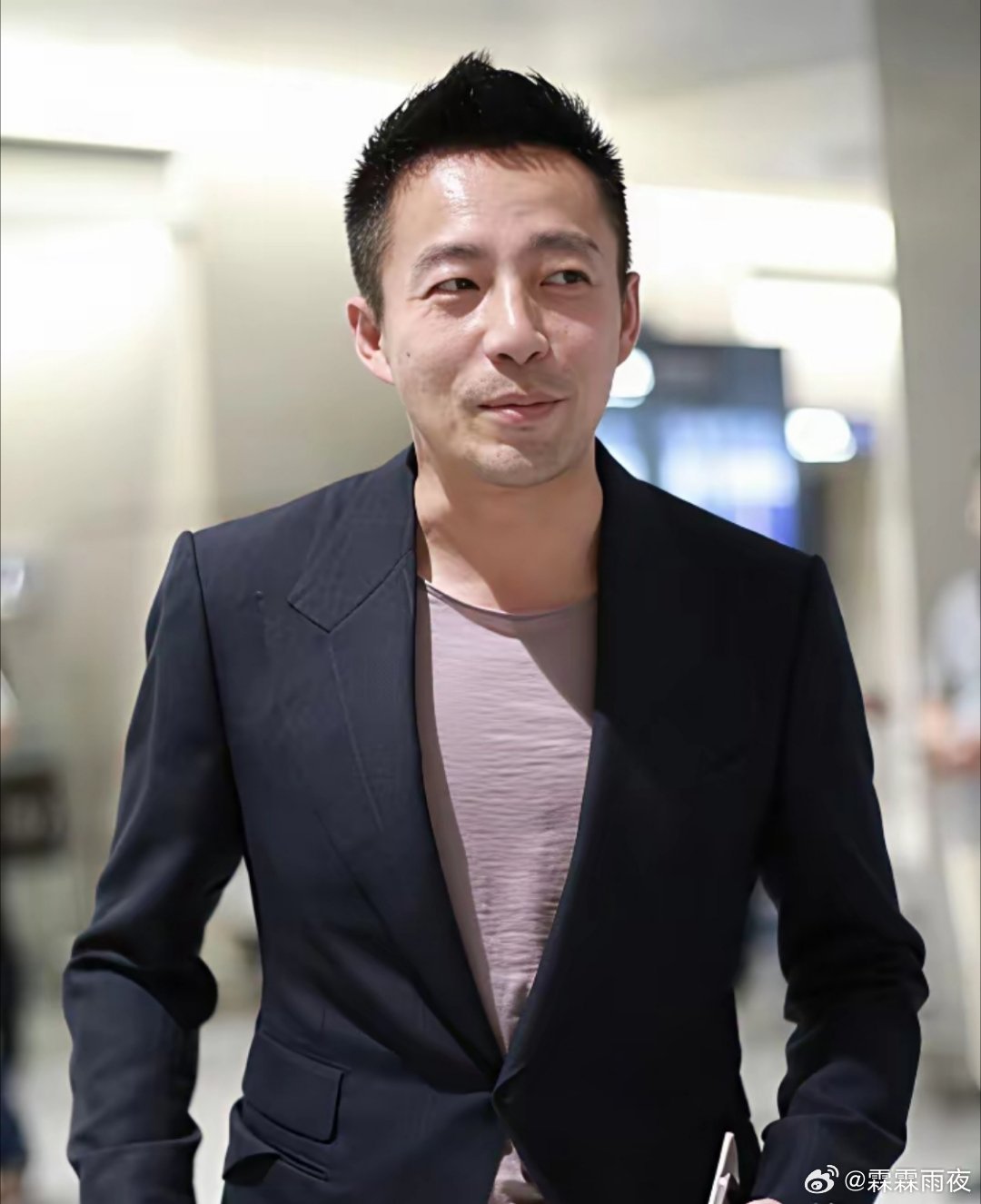 汪小菲再遭起诉，此次是S妈与具俊晔联合律师将张兰和汪小菲告上法庭。双方矛盾已久，