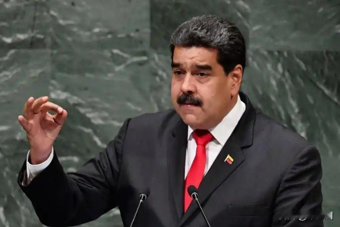 真服软了？马杜罗同意求和，中方接到通知，特朗普亮明最新态度。前几天的马杜罗还在表