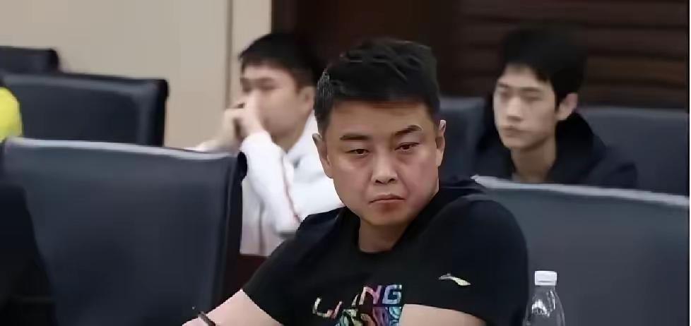 王皓接到的是死命令，他给男队下的也是死命令，只要小白球不落地，就必须拼到最