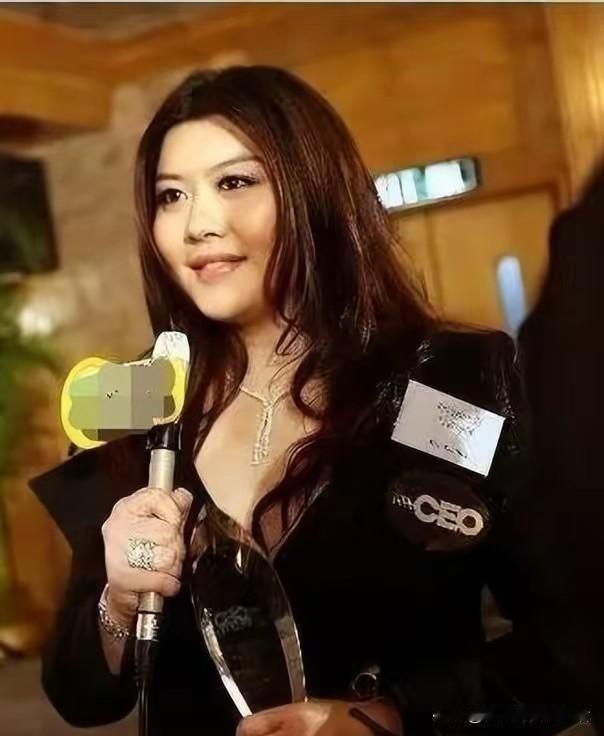 不知道遗传谁的基因？向华强的两个儿子和女儿全部都体重超标。好在向佐是个狠人，