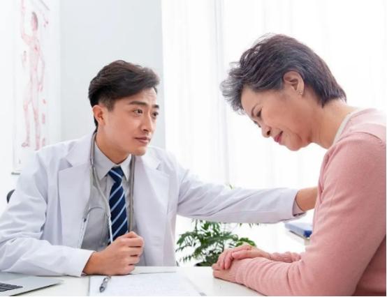 “帕金森”跟做家务有关？提醒：60岁后，做家务时要注意这3点帕金森病的起病往