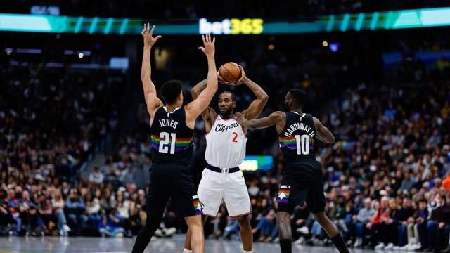 裁判争议引爆比赛！哈登空砍25+9，约基奇复出大爆发