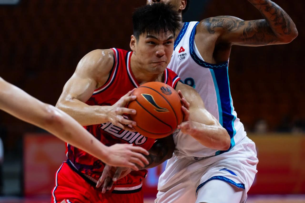 广州队终于迎来了重返季后赛的良机！当然，在这里还有一个前提，他们能够在接下来的这