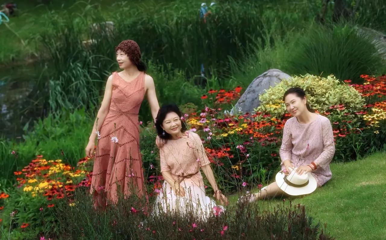 真真真是太美了！这样的资深美女越多越好，真是油画般的生活！非常美，高级，这才是中