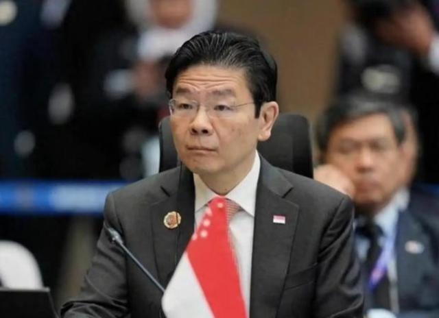 这两天，看到中国如此严厉制裁日本，当初还替日本讲话的新加坡总理黄循财可谓是瑟瑟发