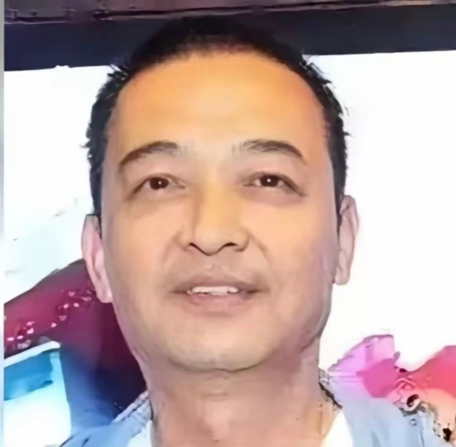 景甜爸妈感觉长的都一般人。景甜也是中基因彩票呀​​​