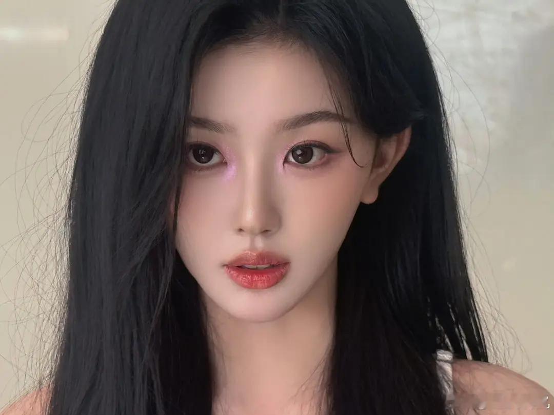 感觉孔雪儿这高颅顶审美有点儿过时了