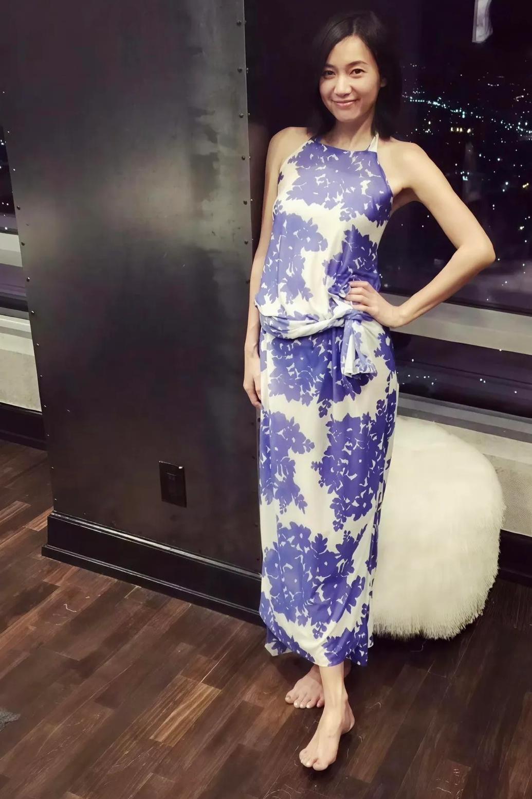 很多人夸徐静蕾是才女，但在北京老炮儿眼里，她叫“大飒蜜”。“才女”是外人看的