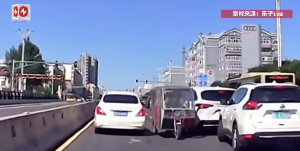 “无法无天！”2025年7月，黑龙江，一大爷骑着三轮车逆行穿过车流，直接剐蹭到两