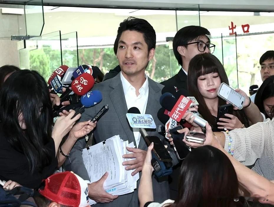 蓝议员：蒋万安最近的表现让大家太失望台北市长蒋万安近期因为长子留学事情被绿营