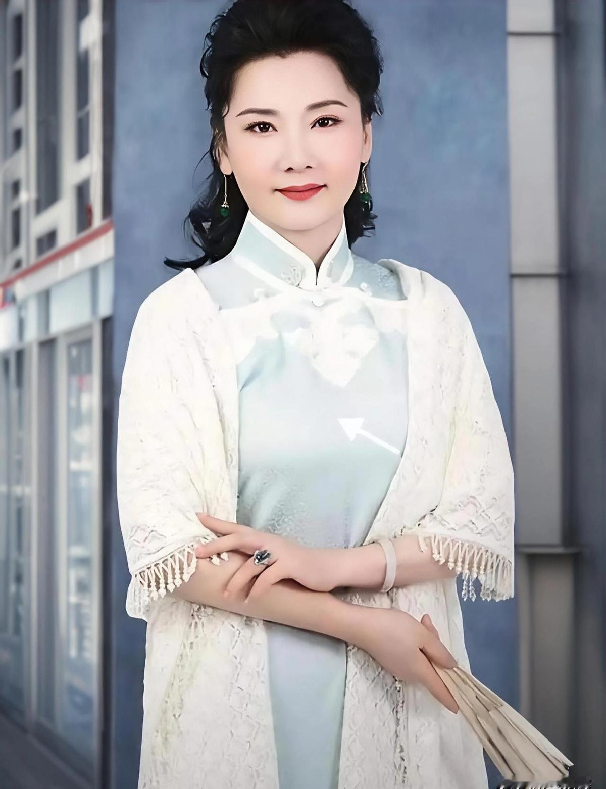 何赛飞用肥皂洗脸火了，不是她抠，是她真懂。肥皂不脏，脏的是你乱用。pH值九以