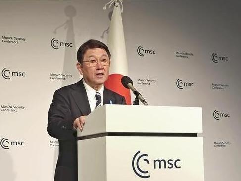 日本外相茂木敏充有点“气馁”，他说：“很遗憾，我这两天未能联系上中国外长王毅，