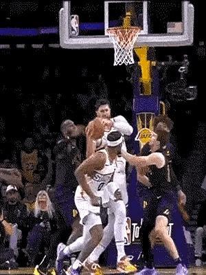 41岁还在锁死对手！第23季，詹姆斯防守效率117.8，数字不算惊艳，但关