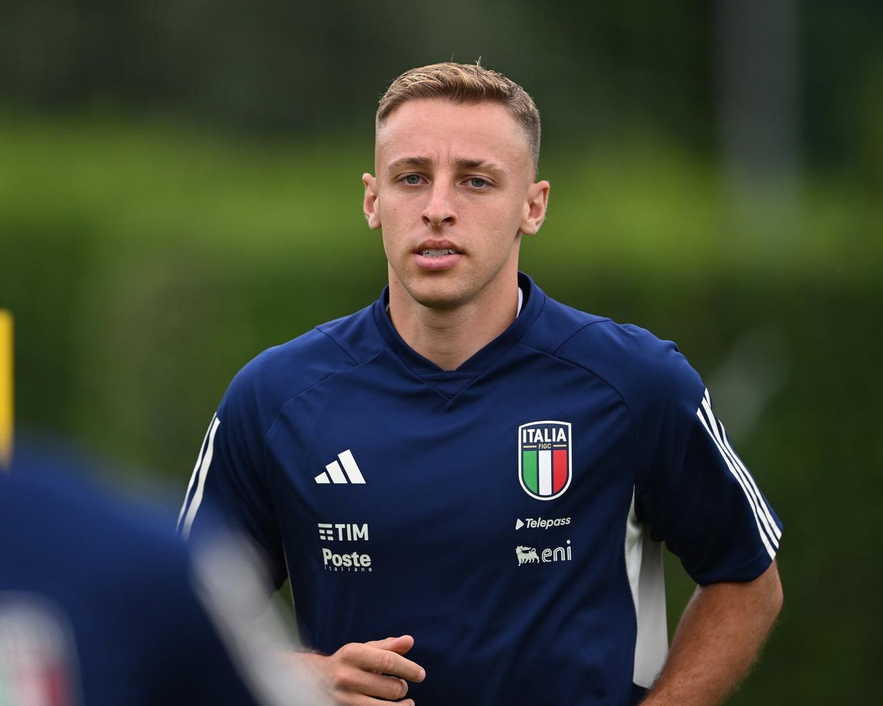 斯基拉：弗拉泰西在国际米兰过得并不开心，他上场机会很少，他的续约合同处于停滞状态