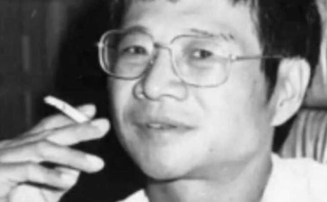 1957年，倪匡因被怀疑为反革命，从内蒙古辗转上海、广州、澳门，最终偷渡香港。