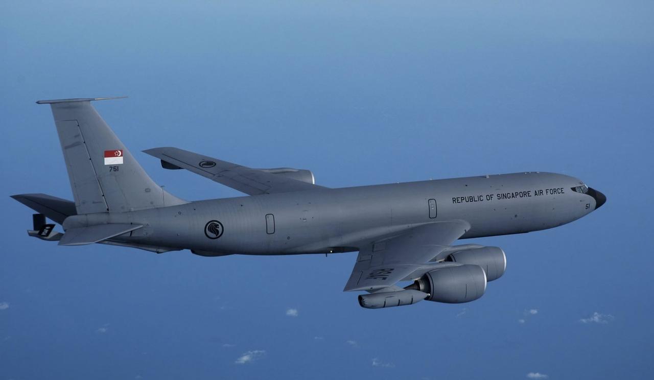 美军KC-135R加油机挂出7700紧急代码2