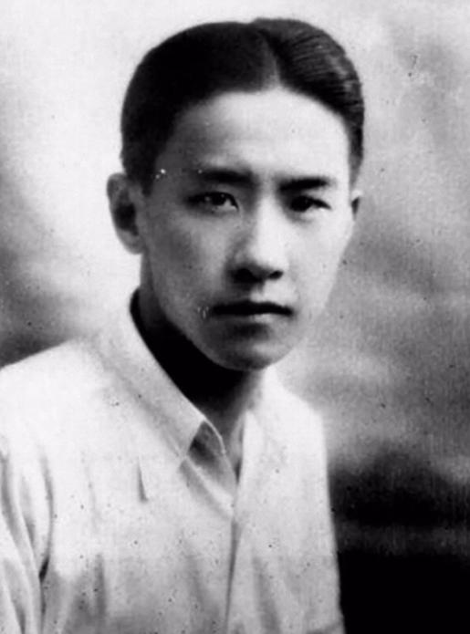 1907年，72岁慈禧看上袁世凯的17岁儿子袁克文。她问袁世凯愿不愿意把儿子留给