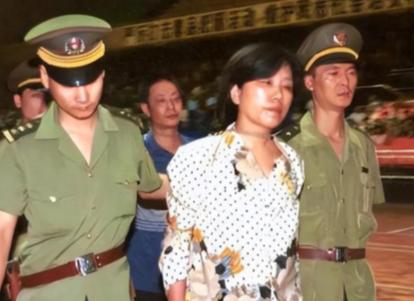 “跳个舞就要枪毙，我不服！”1985年西安刑场，马燕秦突然大声喊：我只是跳个舞，