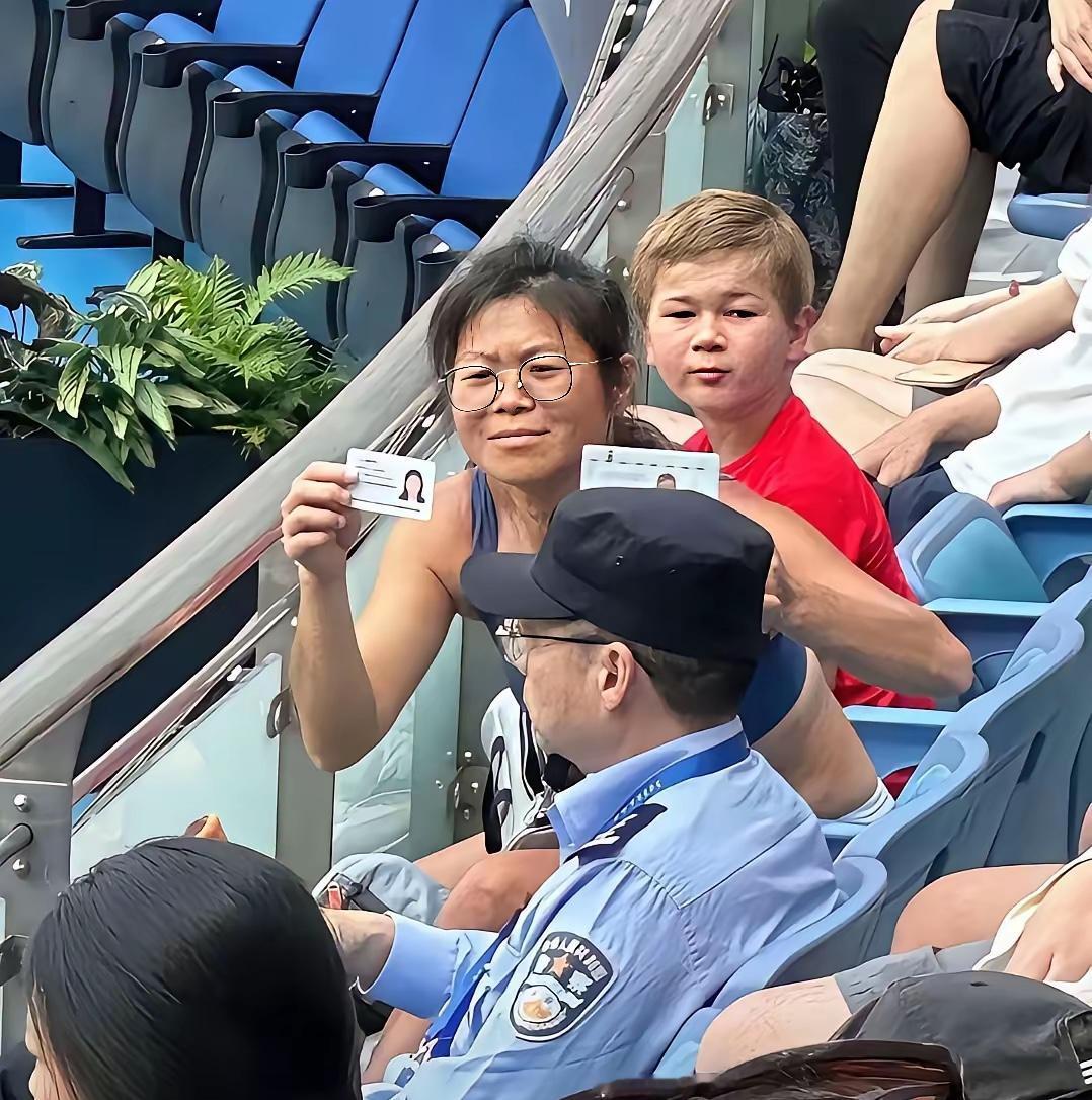 中国女人外嫁大概率会被吃绝户。中午的时候和朋友约着去楼下的自助餐厅吃饭，吃着