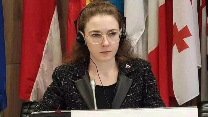 欧洲到底想干什么？俄灵魂拷问：明知无威胁，为何加速战争机器。维也纳会场一