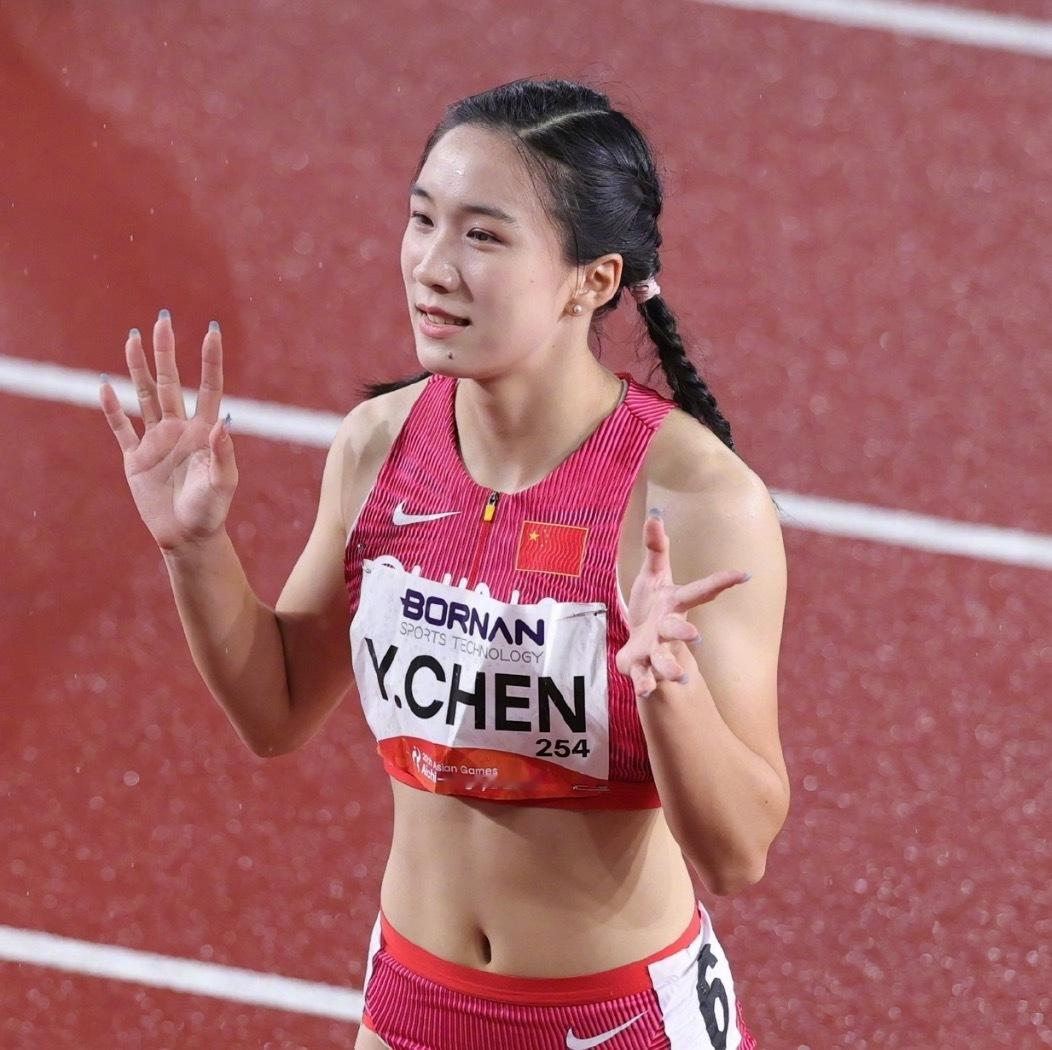 #陈妤颉200米摘银#天才短跑少女实至名归！#淘宝活力玩家陈妤颉#成功拿下亚运会田径女子200米亚军