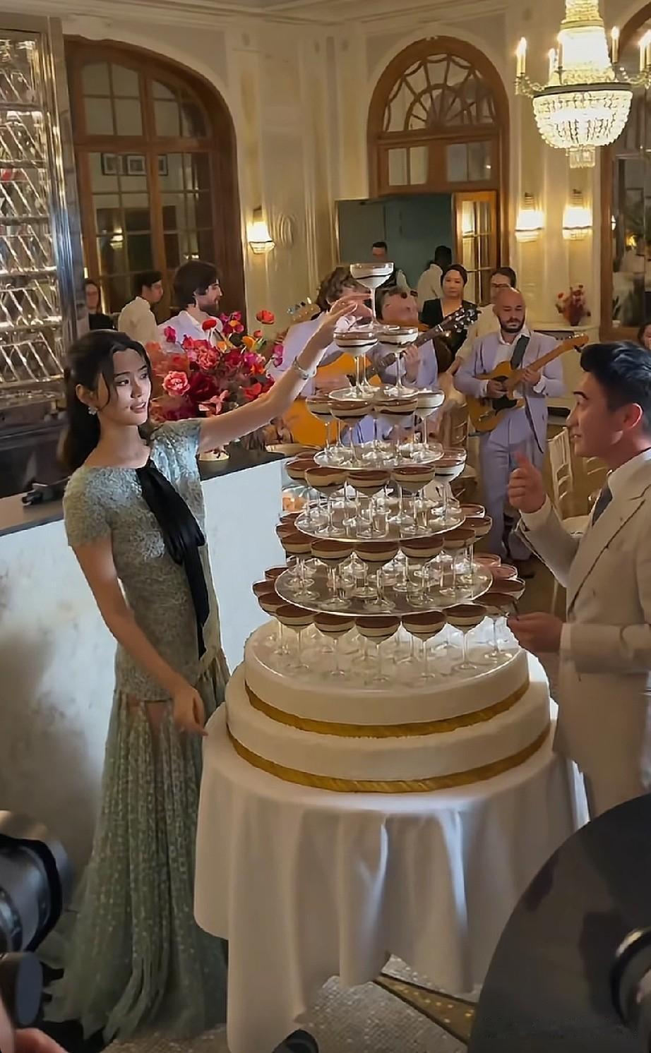 有钱人的世界果然不同啊领证都7年了女儿儿子也有了，6.1这天在法国举办婚礼
