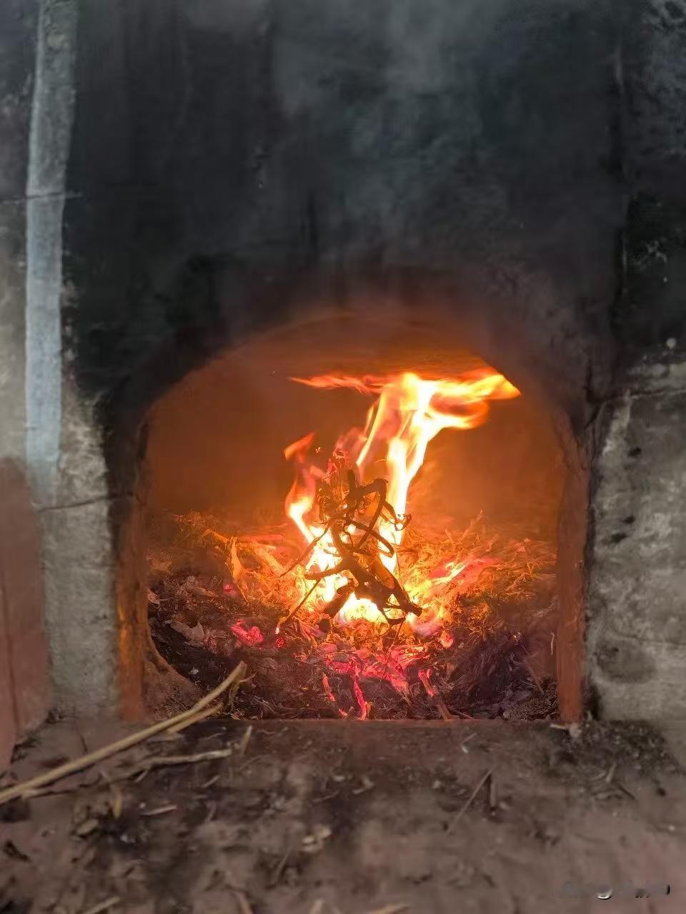 一大早看到很多关于创新药利好的新闻，是不是意味着医疗行业基金准备结束跌跌不休