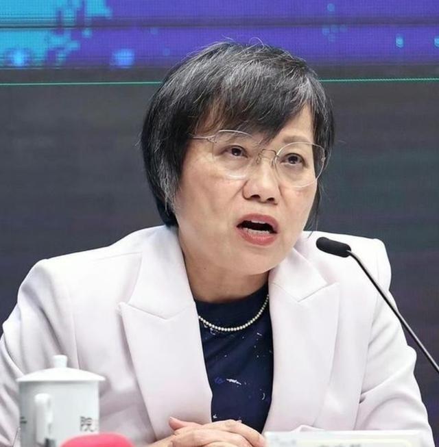 报应来得如此之快，早该严惩这个顽固“台独”分子了。27日，香港《大公報》报导，欺