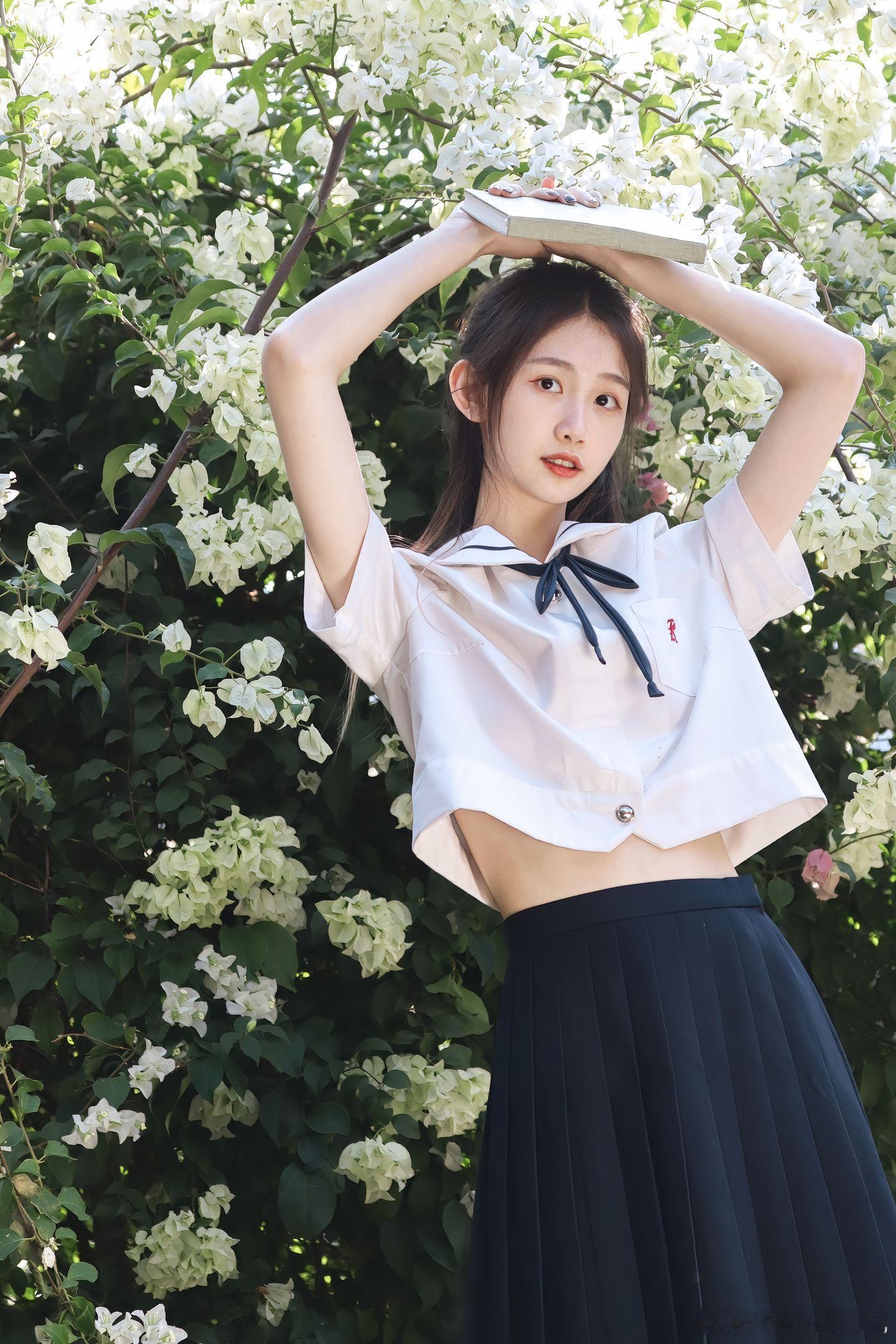 jk私影学生气息扑面而来美女绘梦长廊