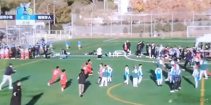 止步四强！中国足球小将0-1赫罗纳，无缘曼努埃尔杯决赛。12月7日讯董路在个人