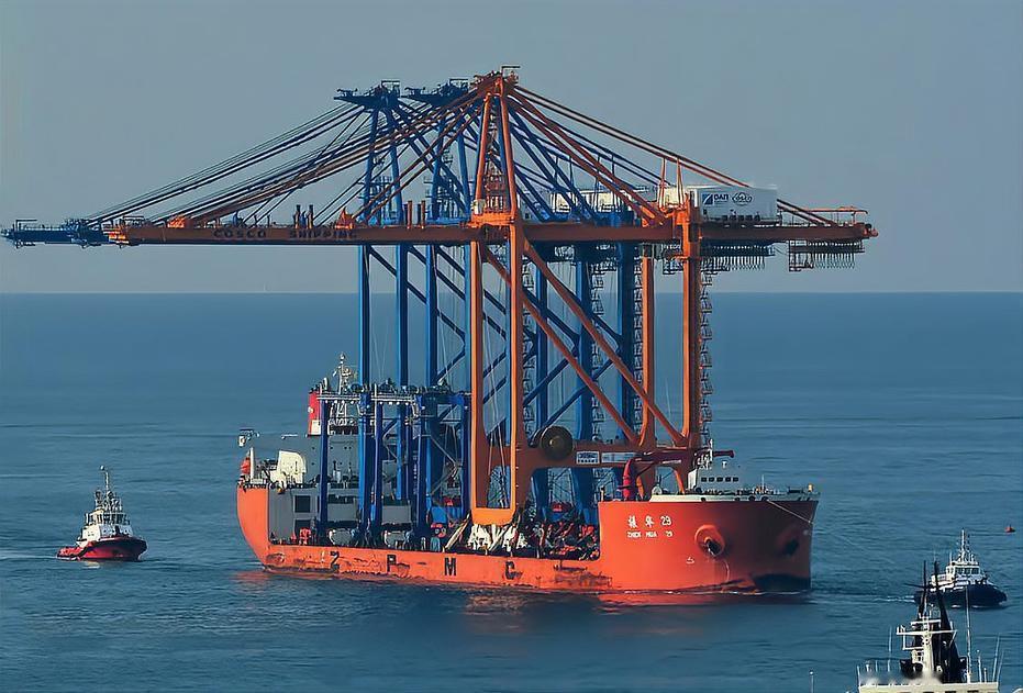 特朗普突然查92台中国起重机，没查出问题还硬要加100%关税。美国海岸警卫