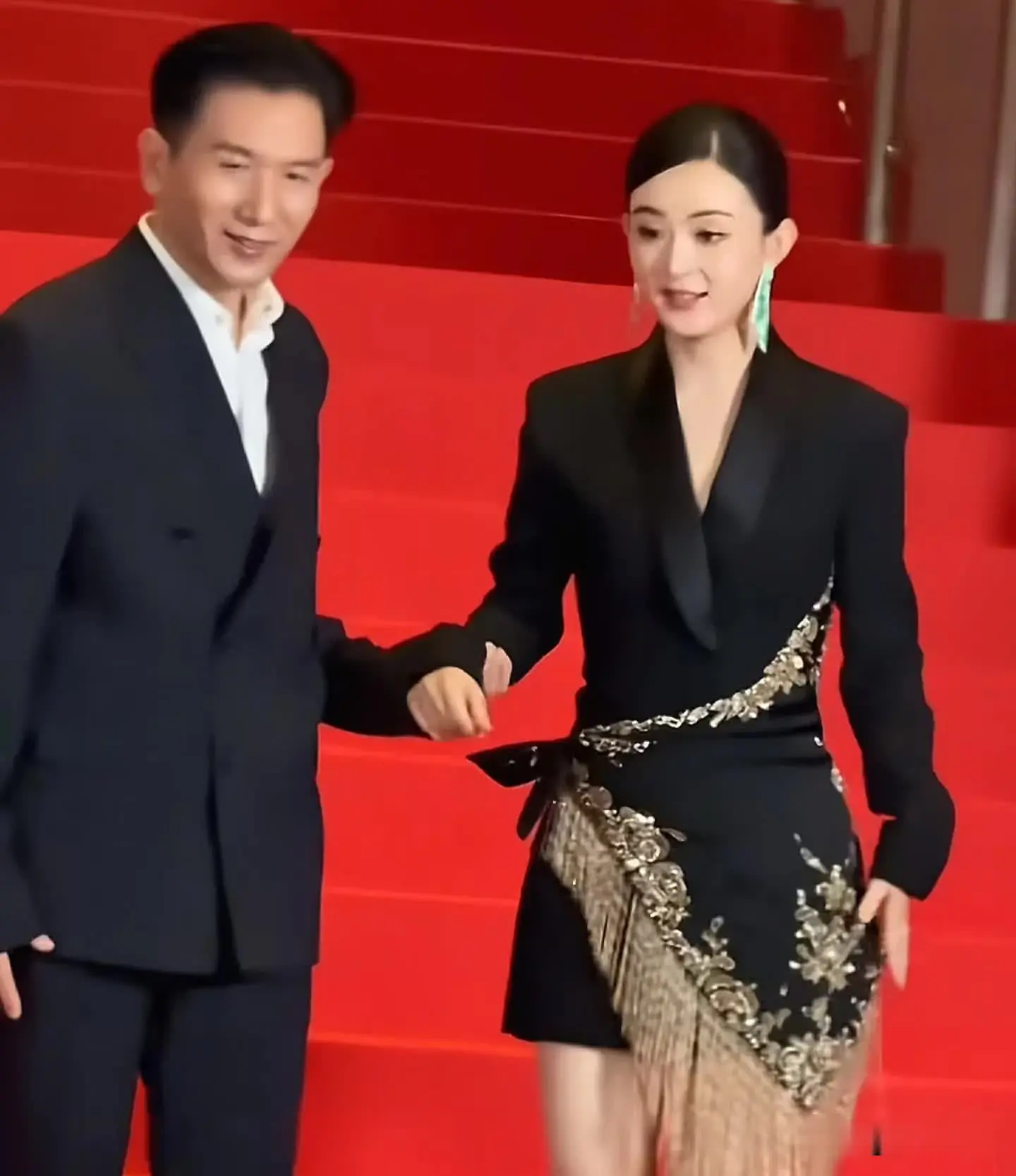 对赵丽颖的好感一点也没有了，本来感觉她普通人出身，朴实刻苦，演技也好，从她丢下儿