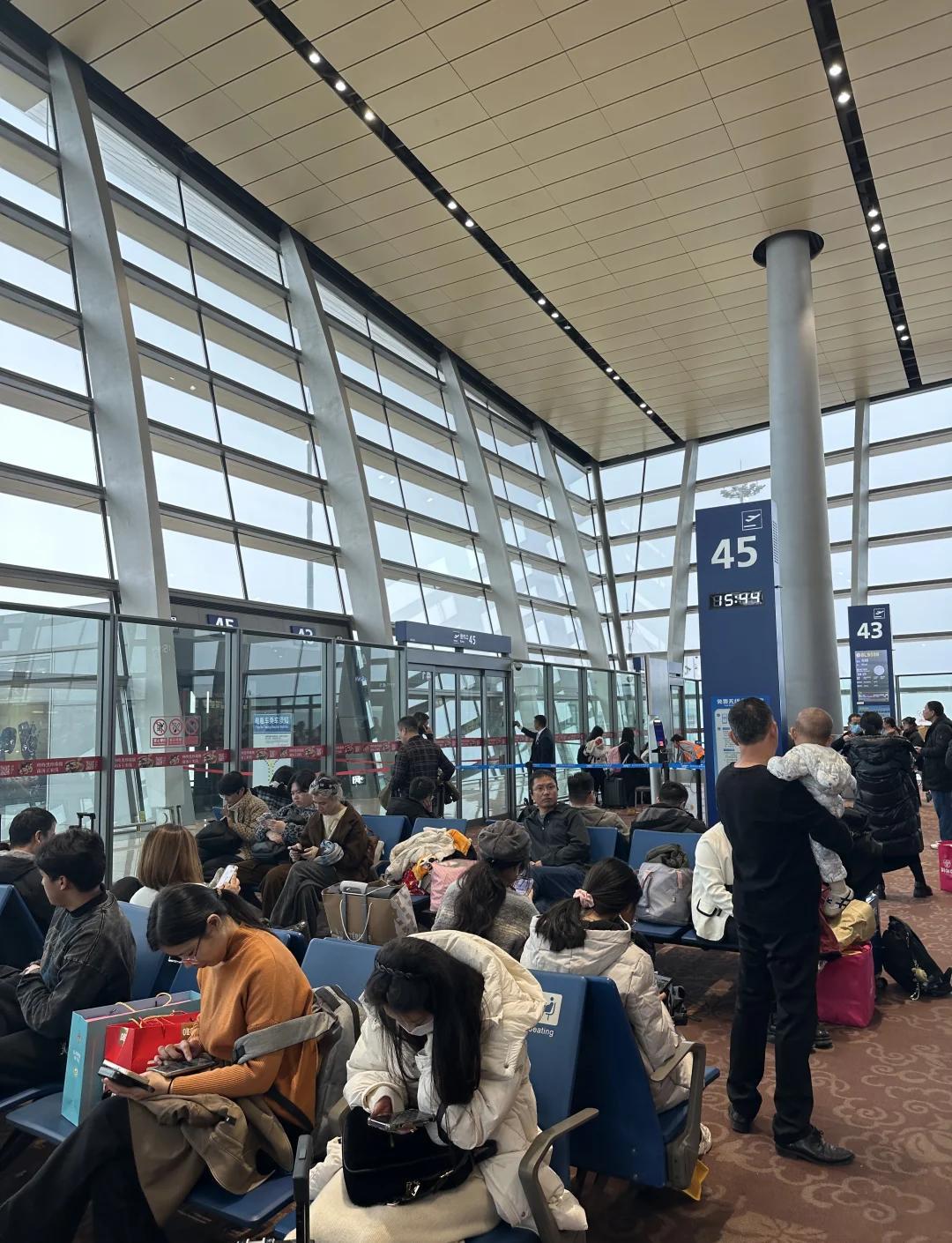 3000多名中国公民安全撤离，这次，伊朗算是做了一件好事。随着伊朗局势越来越紧