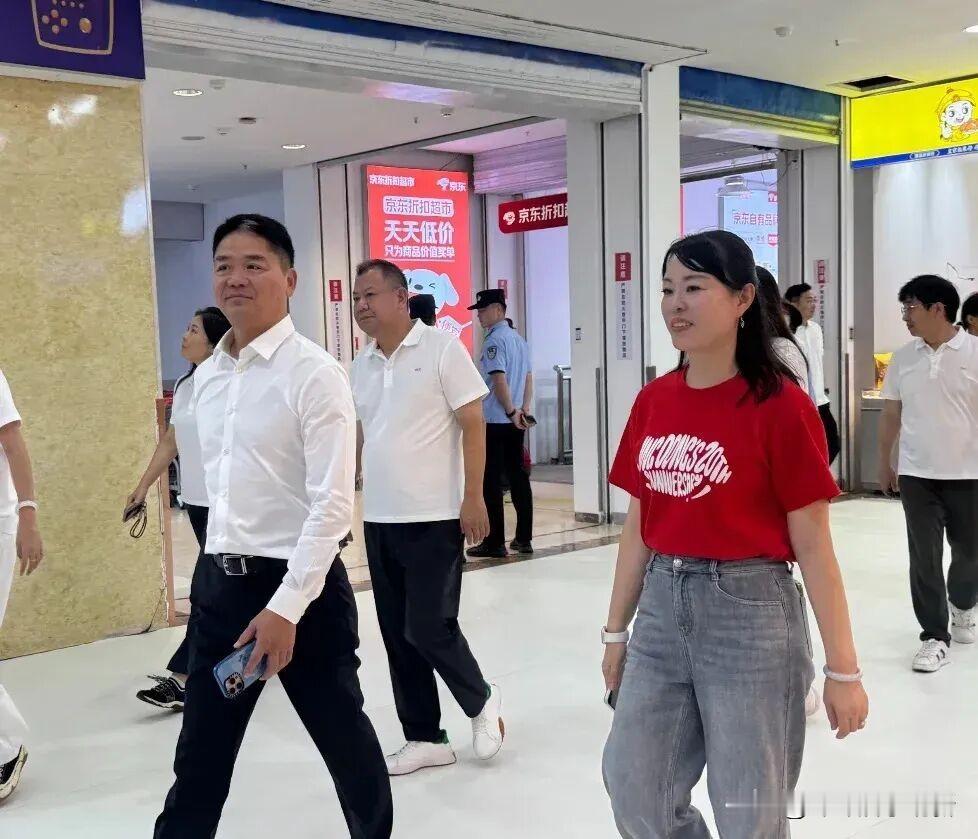 京东砸钱神话破灭，外卖江湖再无新秀？刘强东的困局藏着什么时代密码京东在这条外