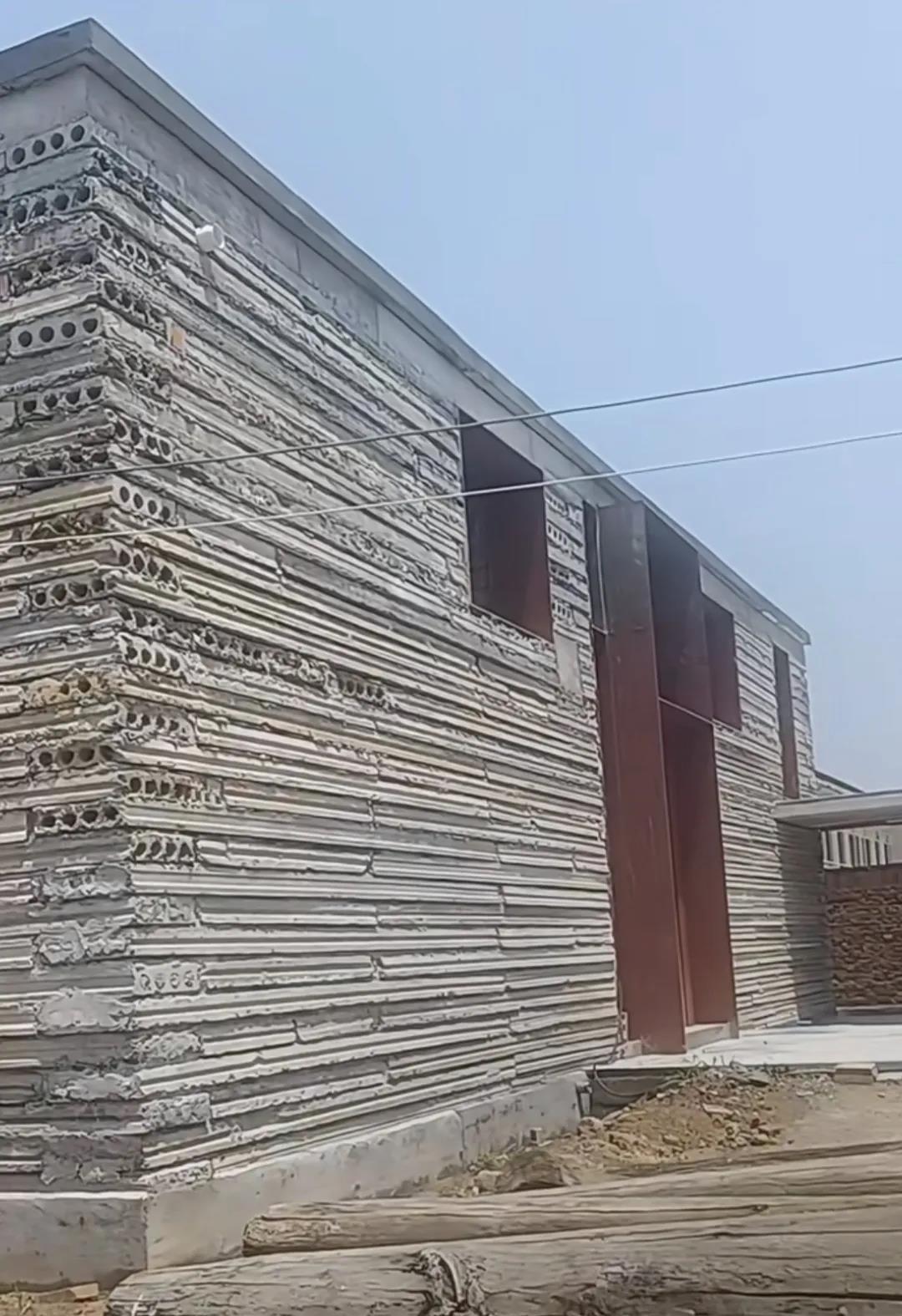 这房子建得够结实吧！肯定冬暖夏凉。