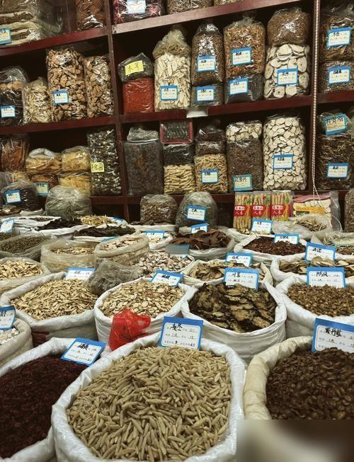 这波中药行情严峻到让人震撼，现在去市场转一圈，听到最多的话就是“有价无市”。