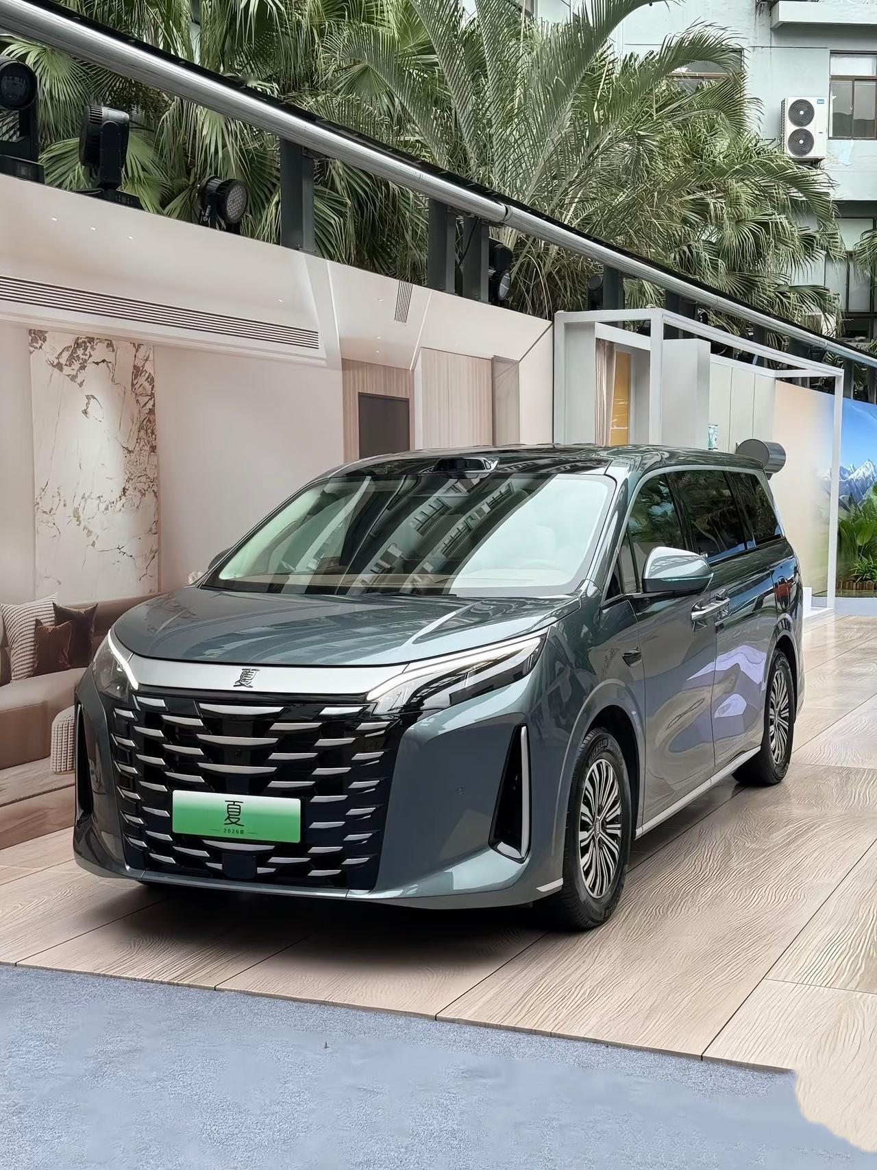 Mpv车型的这个市场，没有品牌优势想混出来真是不容易。10月销量出来了，夏这个月