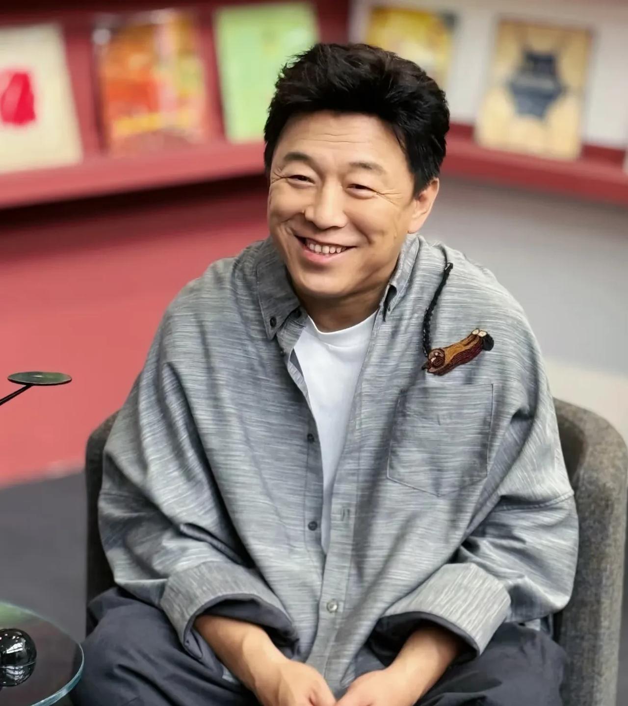 偶像对粉丝的影响真的一直被低估了！就拿黄渤来说吧，演技好，不缺好剧本，仅仅只