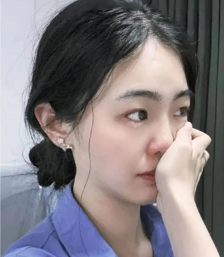 我和老公已经冷战一个月了，这一个月我都在各地方旅游，昨天，我回我妈那去了，他知道