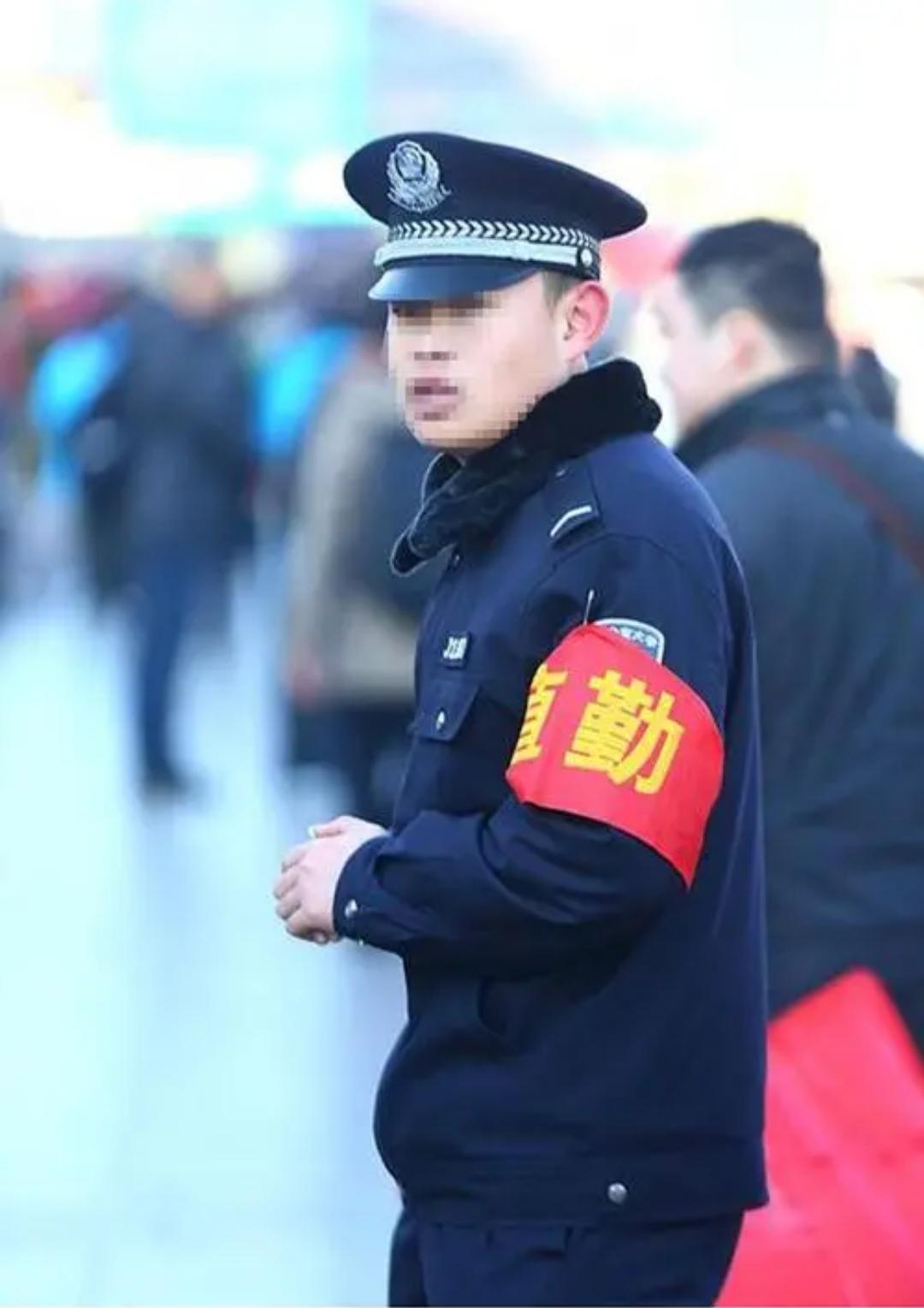 大学生从正式警察变成候补辅警！前几天，我的一个老邻居给我打电话，询问我们单位招