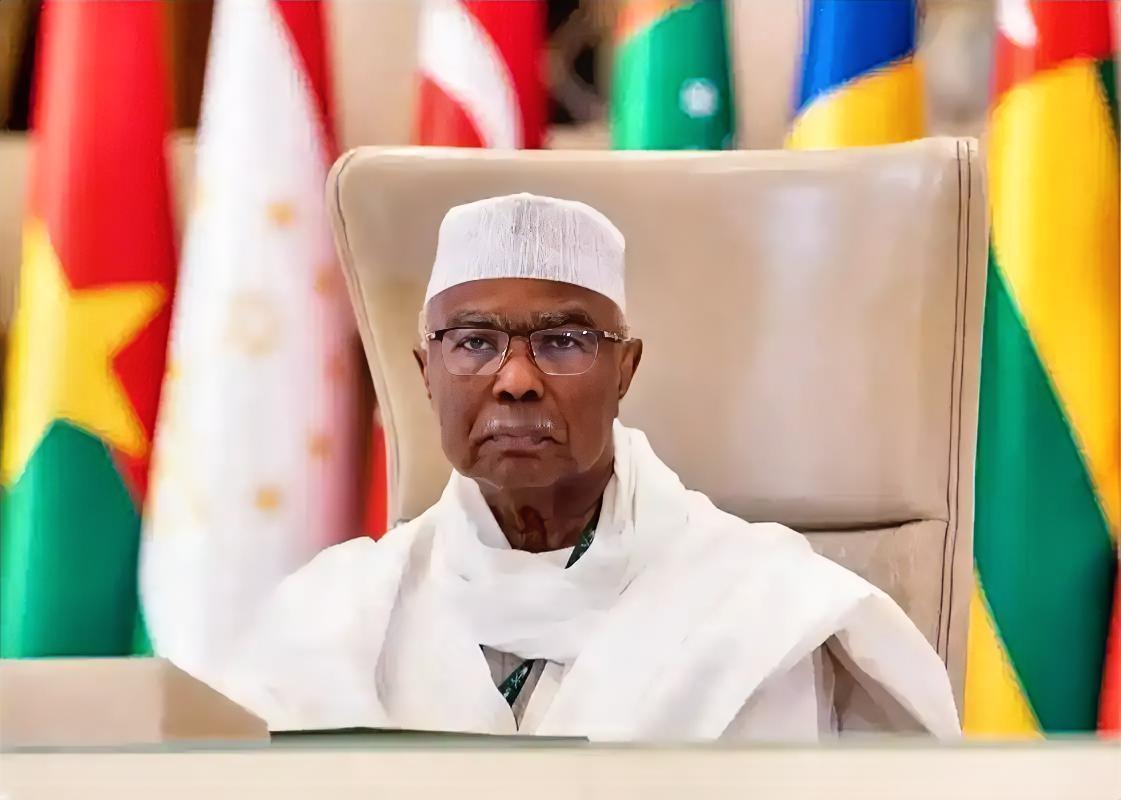 中国外交部正式宣布，1月26日，据中国外交部网站文告：中国高层与伊合组织秘