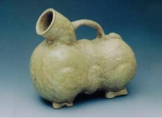 古代夜壶的口子那么小，女人到底咋用呢？看完才明白，原来里面大有讲究——老祖宗的智