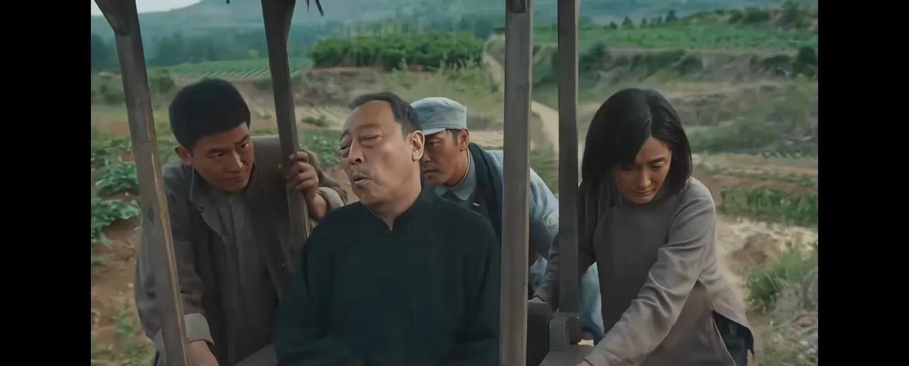 《生万物》电视剧里的宁学祥得到了善终，他的儿子宁可金成了共产党的干部，宁绣绣和封
