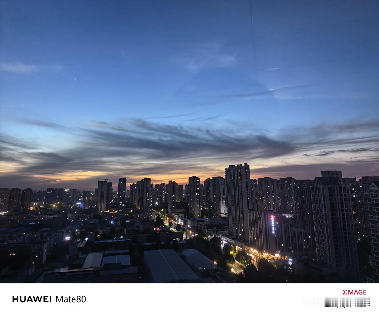 郑州的天空也好起来了，以前都是灰蒙蒙的一片，这两年难得见到这种景色了，我还记得前