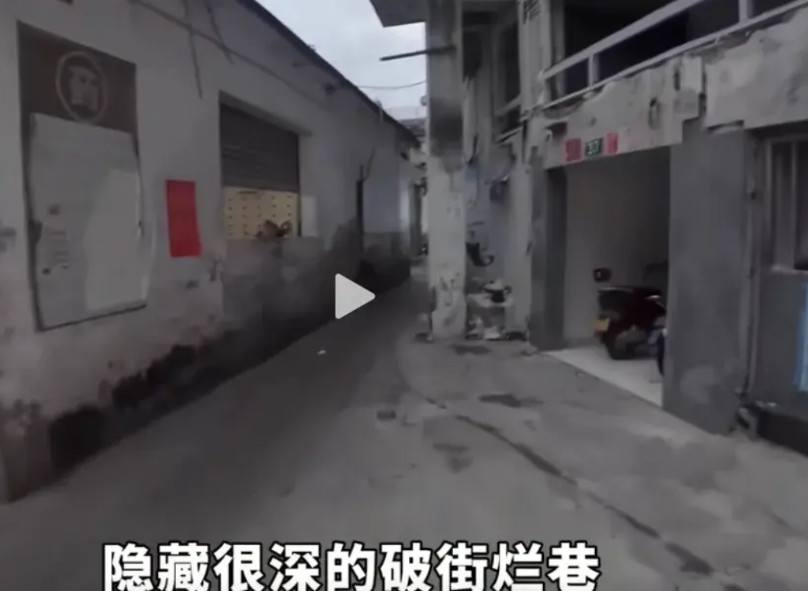 近年来，西方博主群体中兴起一股“中国贫困观察热”，他们抱着冒险的心态，带着预设的